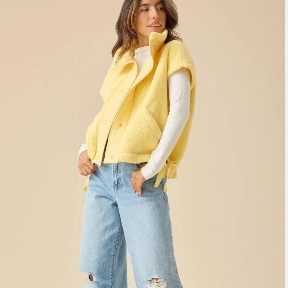Altar'd State Women's Butter Yellow Nina Oversized Sherpa Vest Size Medium